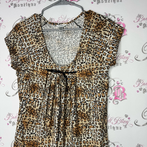 Kathryn top animal print with ribbon 🎀 bow accent stretchy soft *flaw* y2k MOB - Picture 3 of 10